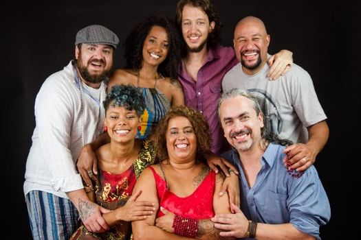 Roberta Oliveira e o seu bando de lá